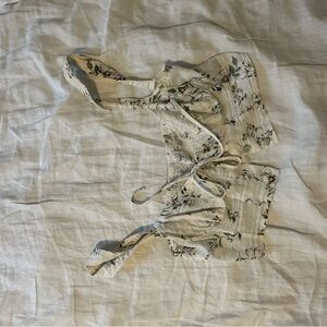 Princess Polly Floral Crop Top - Cream and Green